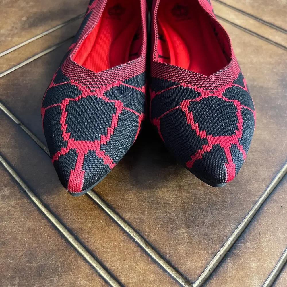 NWT FRENCH BLU Women's Ballet Red & Black Flat Shoes Size 7